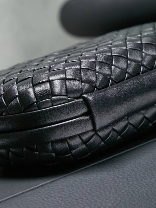 Bottega Veneta Knot Black Intrecciato leather evening — AAA Quality Replica