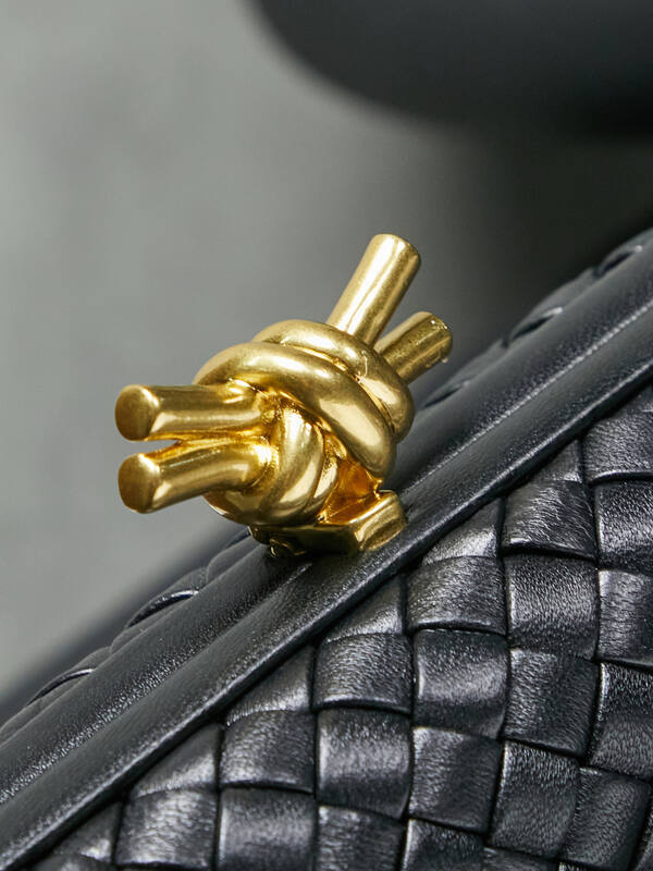 Bottega Veneta Knot Black Intrecciato leather evening — AAA Quality Replica