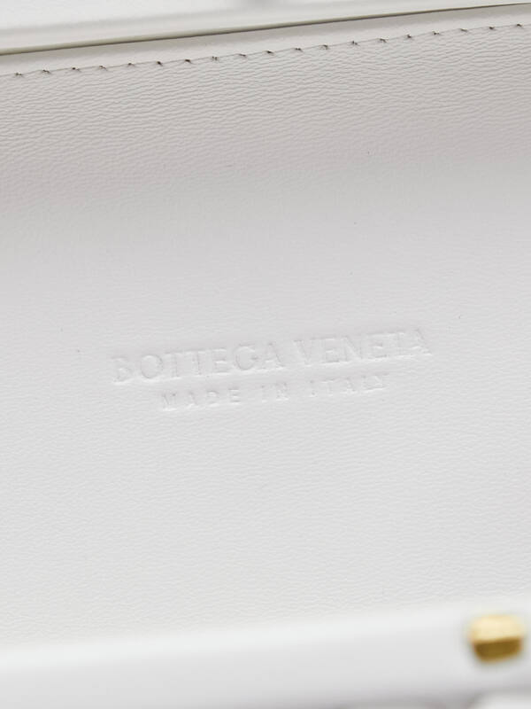 Bottega Veneta White Intrecciato leather clutch — Top Quality Replica