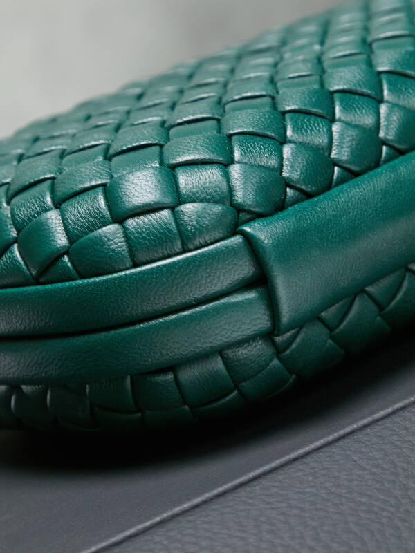 Bottega Veneta Dark green Intrecciato leather clutch — 1:1 Replica