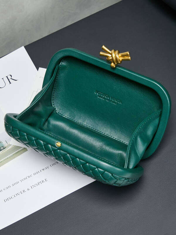 Bottega Veneta Dark green Intrecciato leather clutch — 1:1 Replica