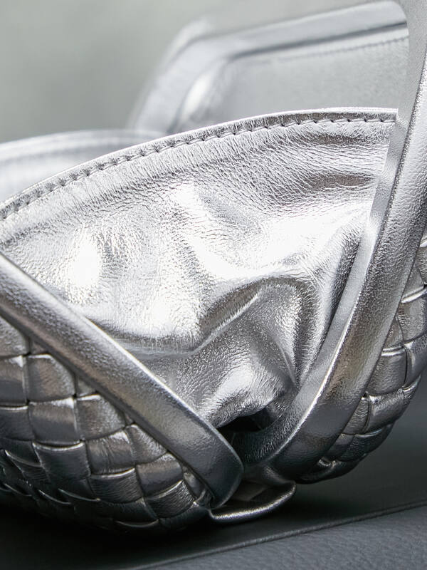 Bottega Veneta Silver Intrecciato leather clutch — Top Quality Replica