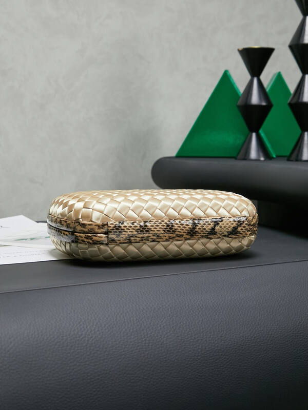 Bottega Veneta Champagne gold Intreccio satin with snakeskin trim clutch — 1:1 Replica