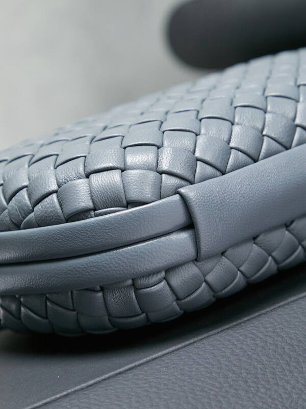 Bottega Veneta Knot Grey Intrecciato Leather clutch — 1:1 Replica