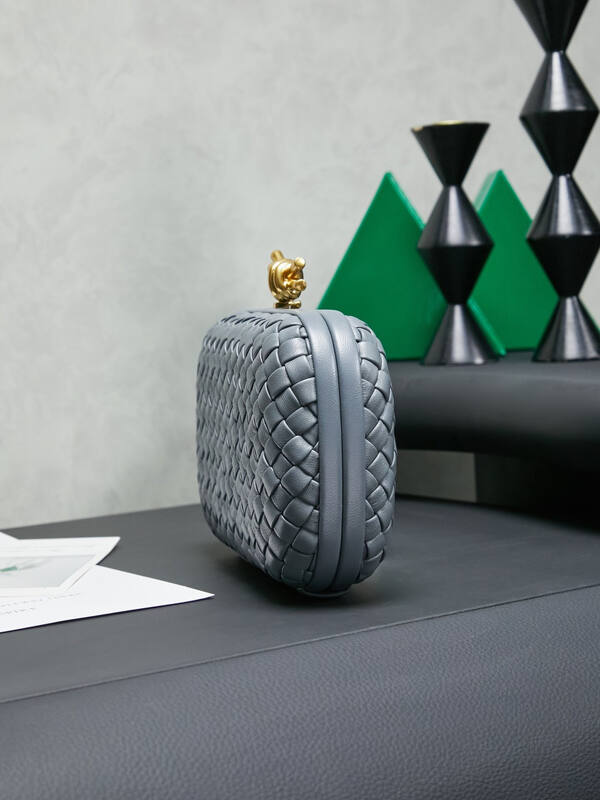 Bottega Veneta Knot Grey Intrecciato Leather clutch — 1:1 Replica