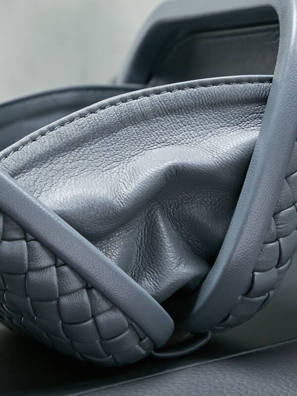 Bottega Veneta Knot Grey Intrecciato Leather clutch — 1:1 Replica