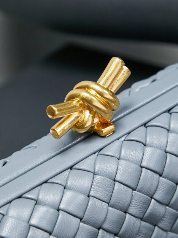 Bottega Veneta Knot Grey Intrecciato Leather clutch — 1:1 Replica