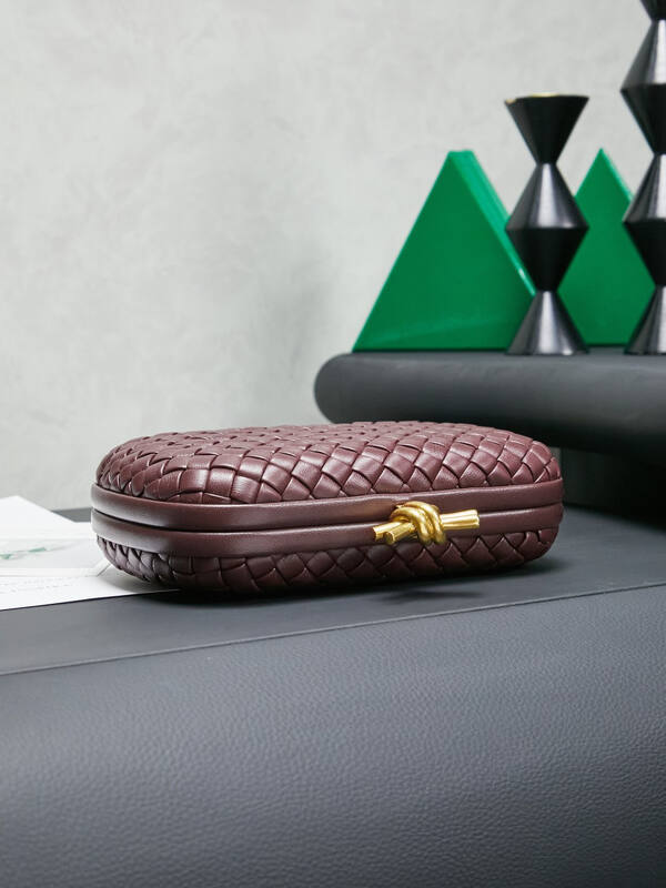 Bottega Veneta Knot Burgundy Intrecciato Leather clutch — Top Quality Replica