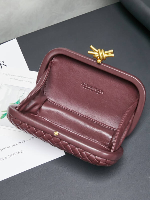 Bottega Veneta Knot Burgundy Intrecciato Leather clutch — Top Quality Replica