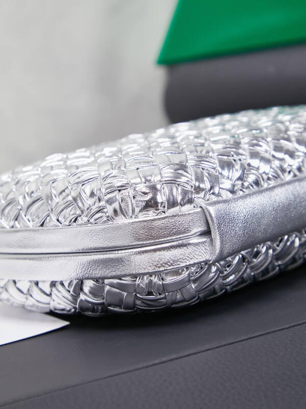Bottega Veneta Silver shoulder bag — 1:1 Replica