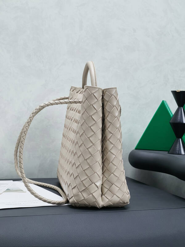 Bottega Veneta White shoulder bag — Top Quality Replica