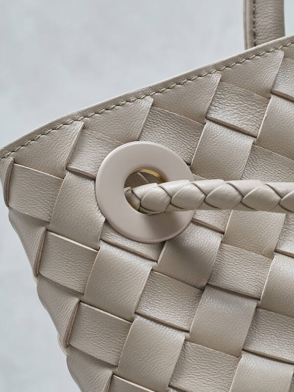 Bottega Veneta White shoulder bag — Top Quality Replica