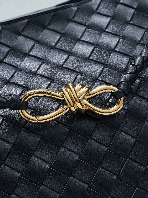 Bottega Veneta White shoulder bag — Premium Replica