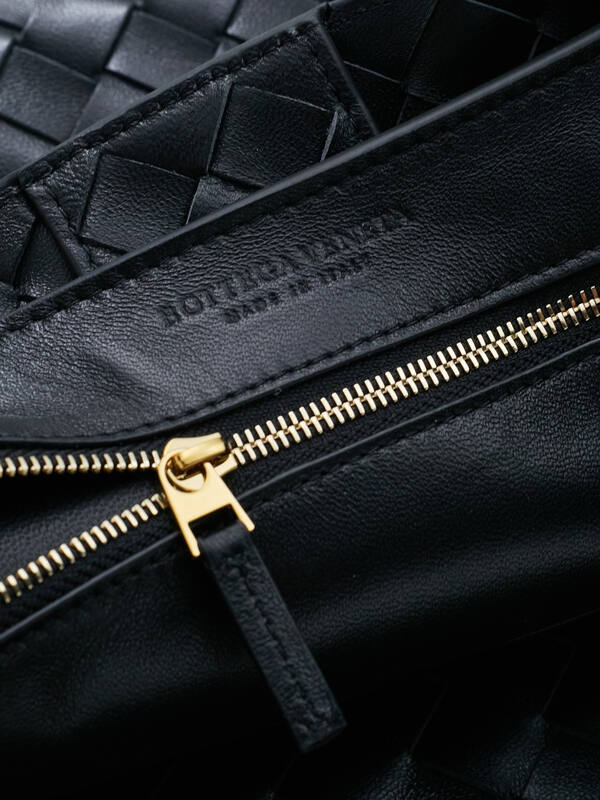 Bottega Veneta White shoulder bag — Premium Replica