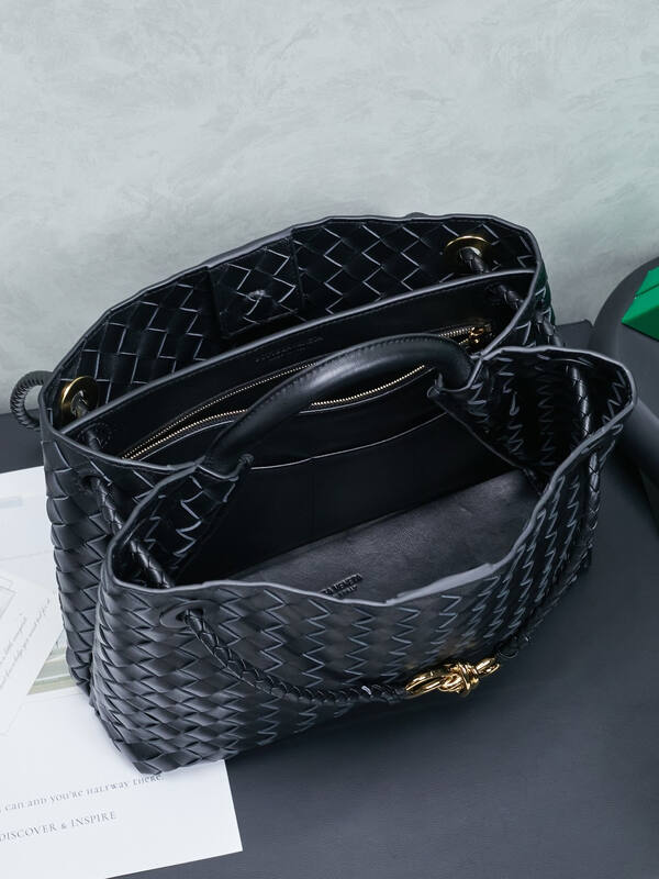 Bottega Veneta White shoulder bag — Premium Replica