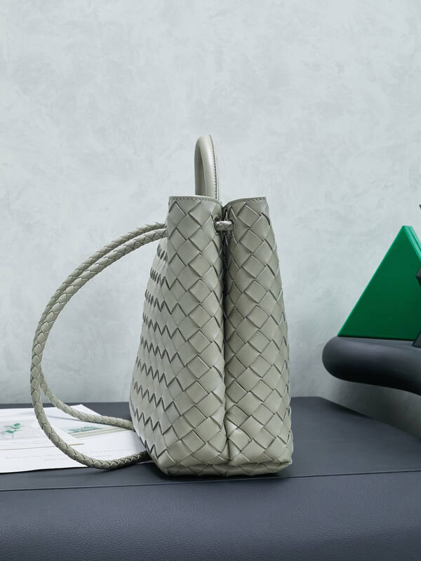 Bottega Veneta White shoulder bag — Top Quality Replica