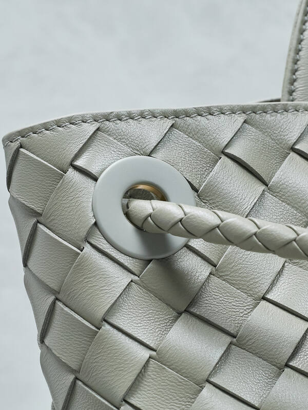 Bottega Veneta White shoulder bag — Top Quality Replica