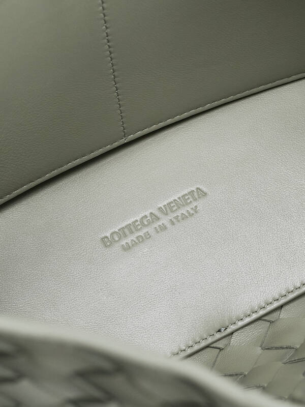 Bottega Veneta White shoulder bag — Top Quality Replica