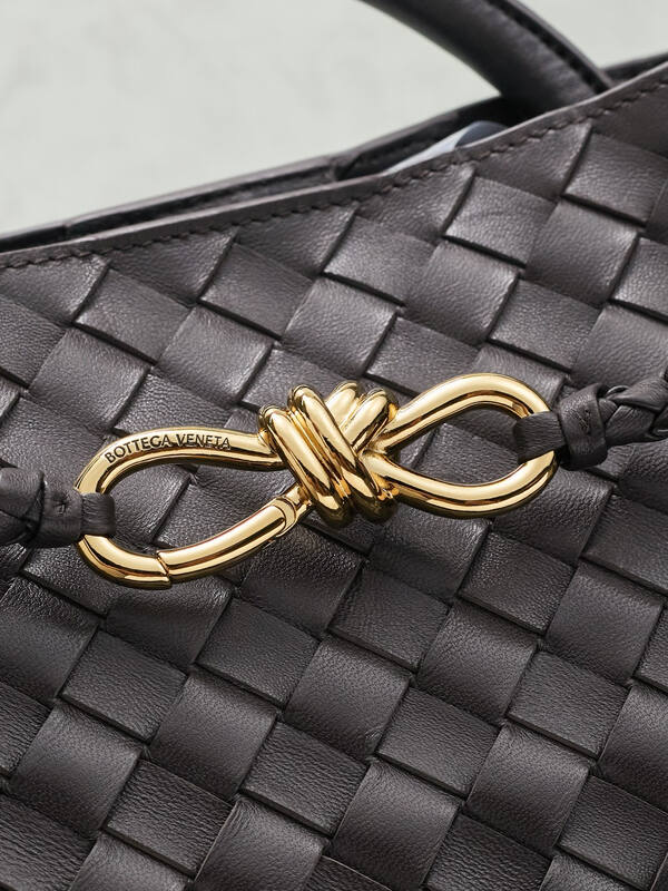 Bottega Veneta White shoulder bag — AAA Quality Replica