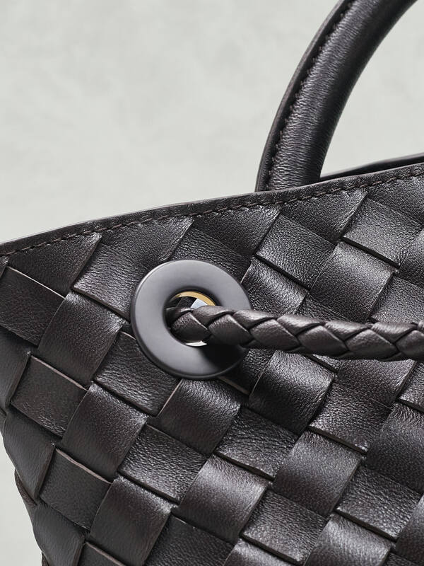 Bottega Veneta White shoulder bag — AAA Quality Replica