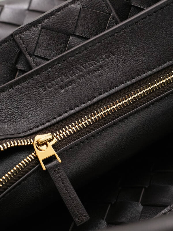 Bottega Veneta White shoulder bag — AAA Quality Replica
