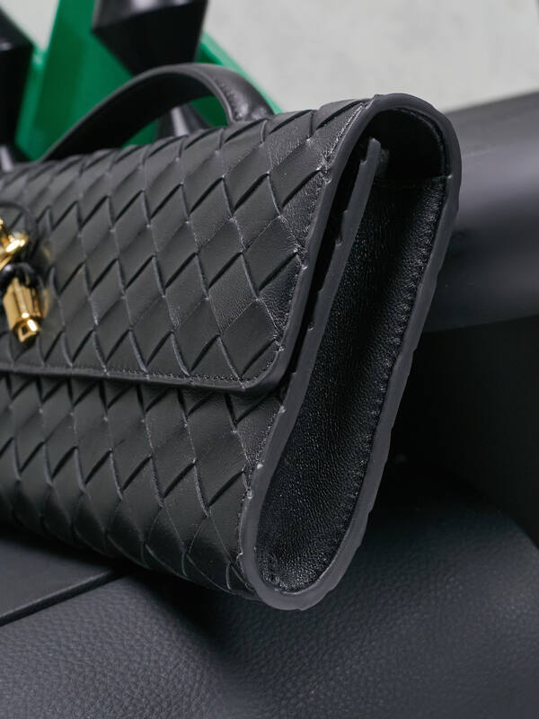 Bottega Veneta Black shoulder bag — Top Quality Replica