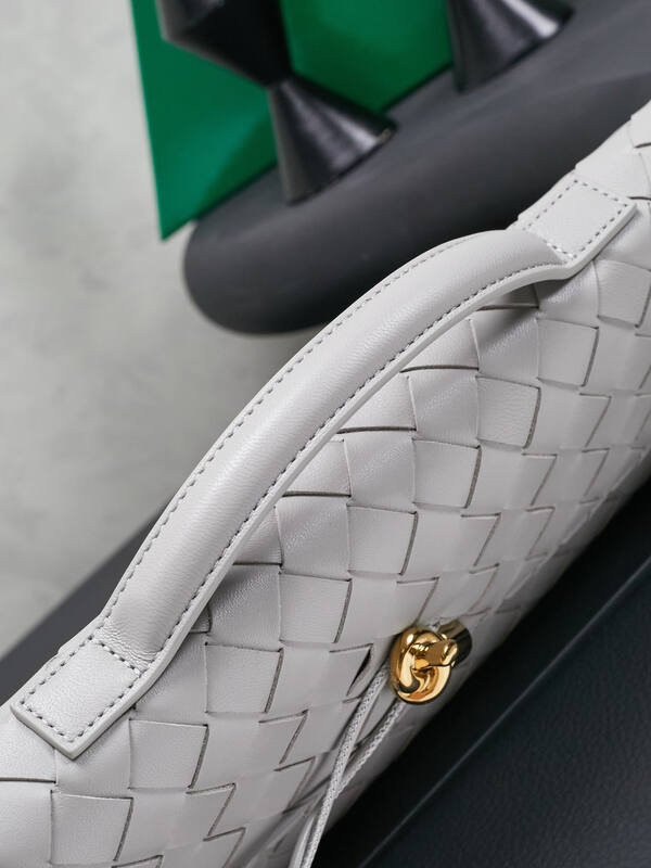 Bottega Veneta Gray shoulder bag — Top Quality Replica