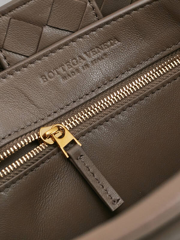 Bottega Veneta White shoulder bag — Top Quality Replica