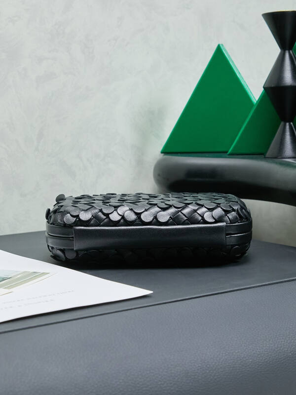Bottega Veneta Black shoulder bag — Top Quality Replica