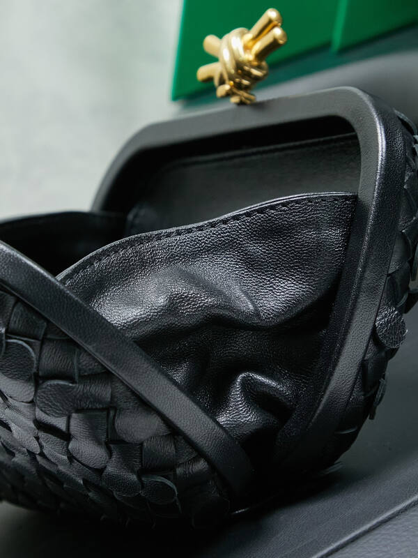 Bottega Veneta Black shoulder bag — Top Quality Replica