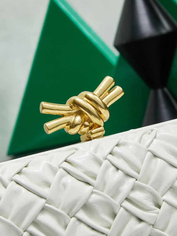 Bottega Veneta White shoulder bag — Top Quality Replica