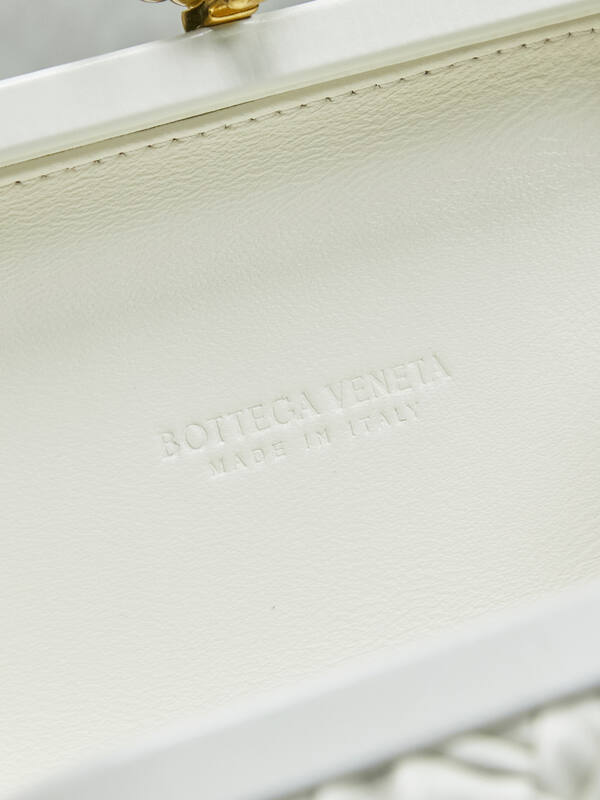 Bottega Veneta White shoulder bag — Top Quality Replica