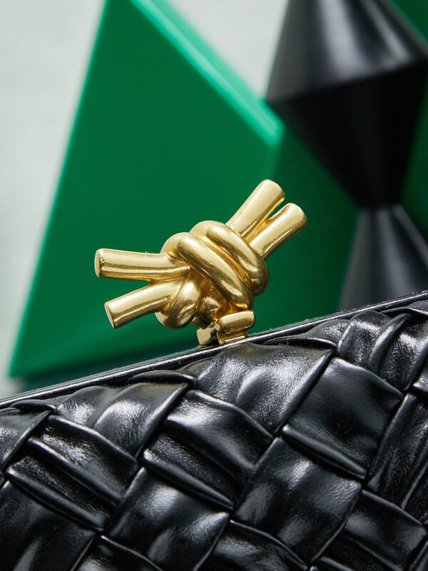 Bottega Veneta Black shoulder bag — AAA Quality Replica