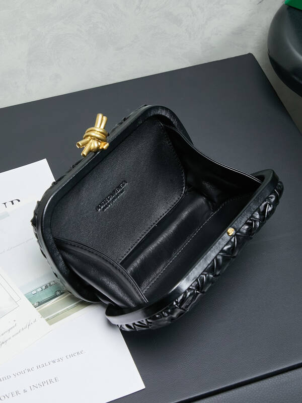 Bottega Veneta Black shoulder bag — AAA Quality Replica