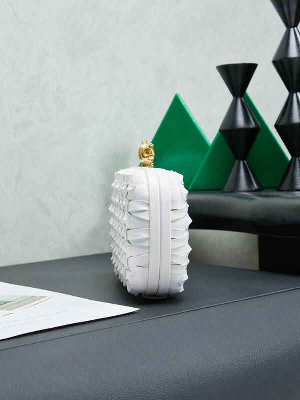 Bottega Veneta White Intreccio leather clutch — 1:1 Replica
