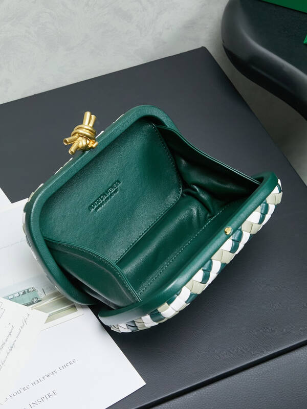 Bottega Veneta White shoulder bag — AAA Quality Replica