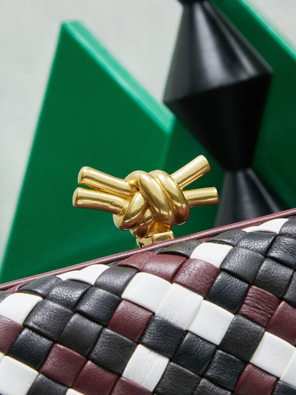 Bottega Veneta Black shoulder bag — Top Quality Replica
