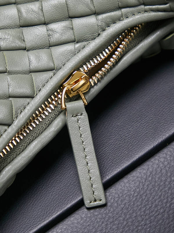 Bottega Veneta Green 40x30x16cm shoulder bag — 1:1 Replica