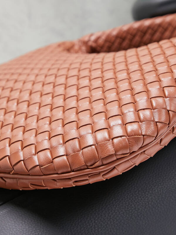 Bottega Veneta Brown 40x30x16cm shoulder bag — 1:1 Replica