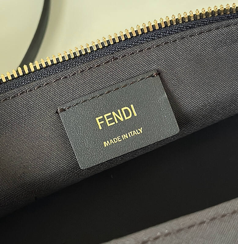 Fendi shoulder bag — Top Quality Replica