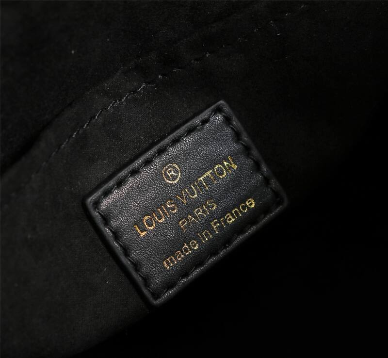 Louis Vuitton M43577 Monogram Epi Black 23 17 crossbody — AAA Quality Replica
